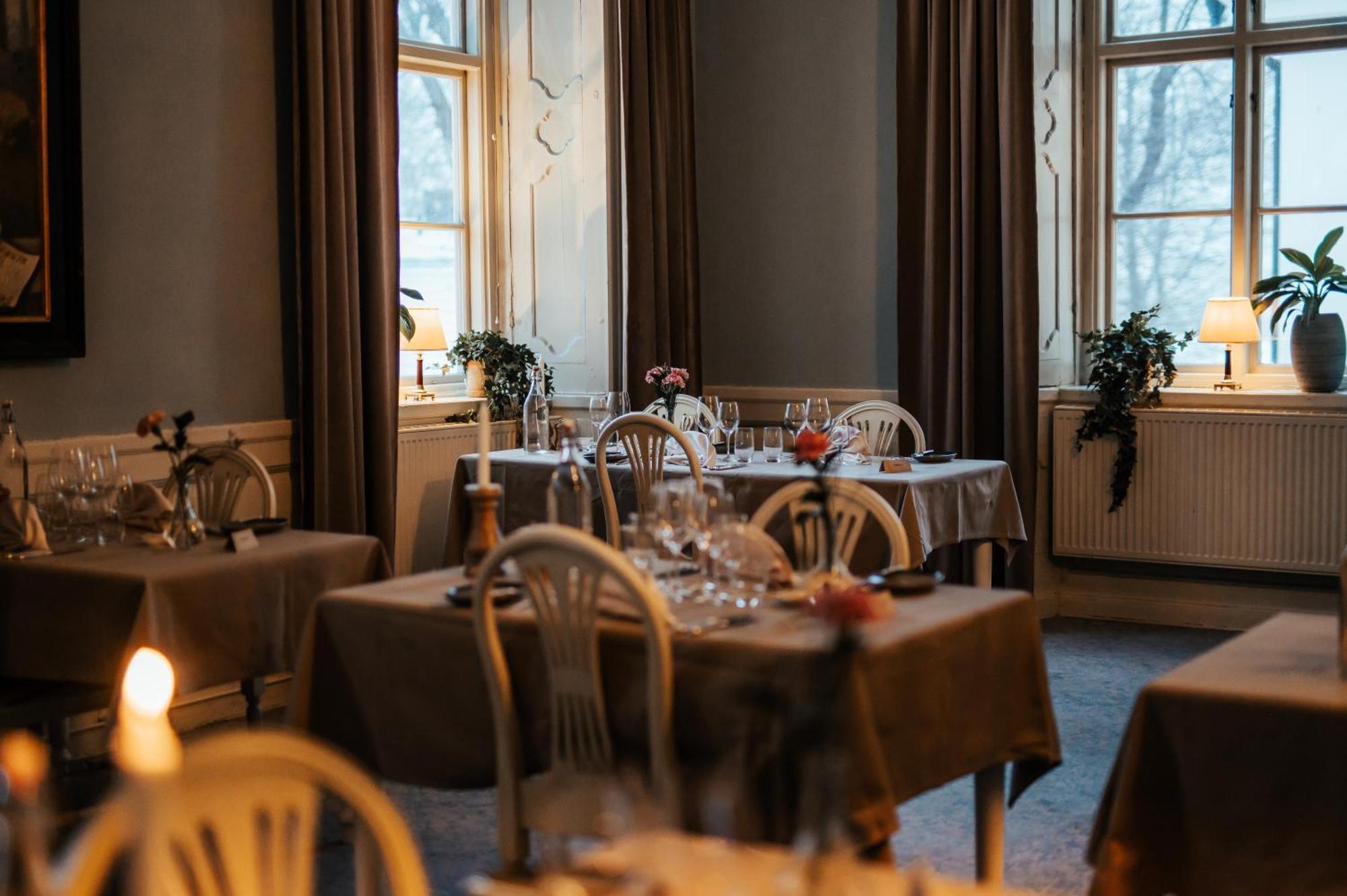Hotel Haga Slott Enköping Esterno foto