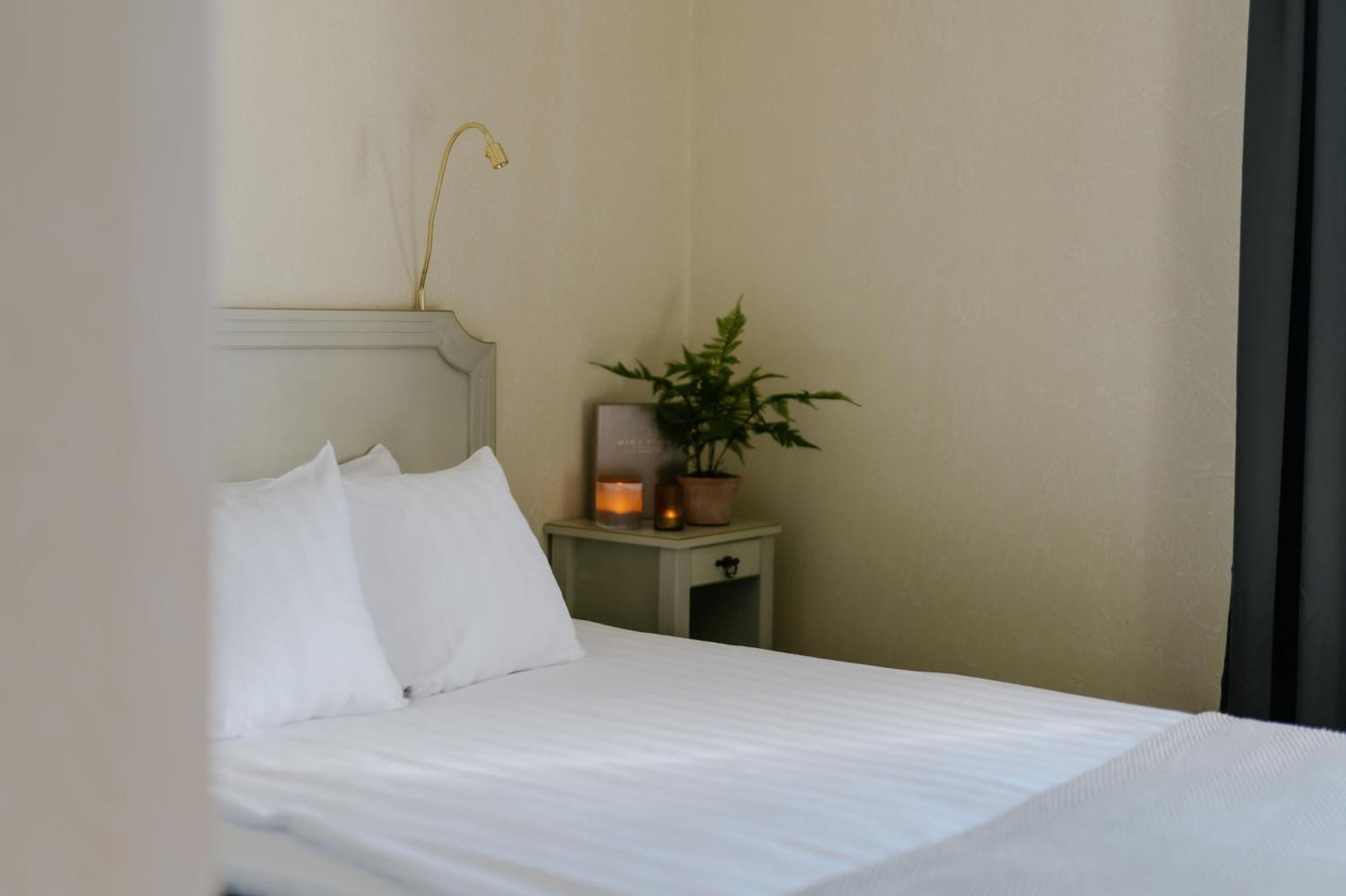 Hotel Haga Slott Enköping Esterno foto